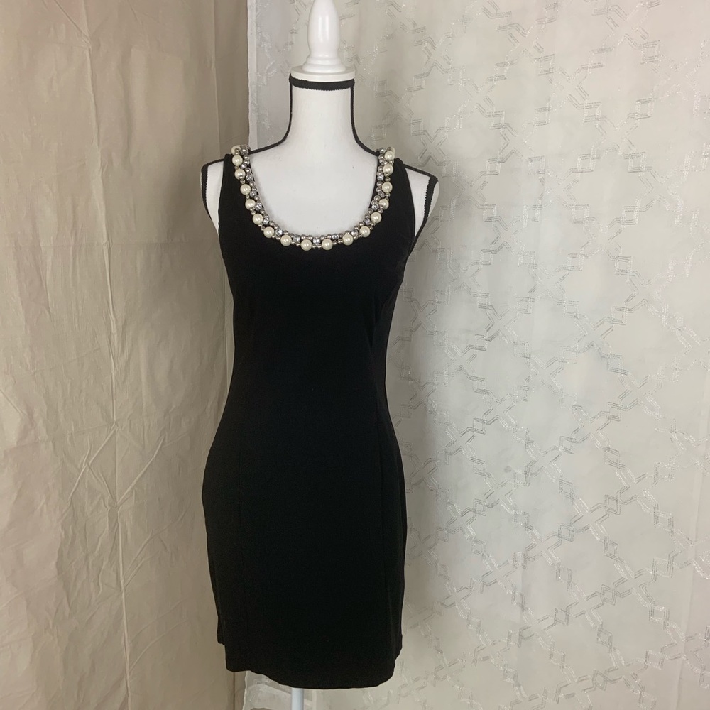 Guess body con dress black color sz Medium